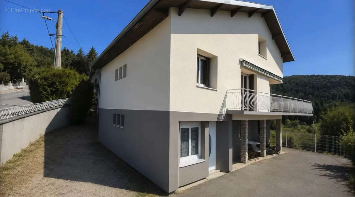 Maison à OYONNAX