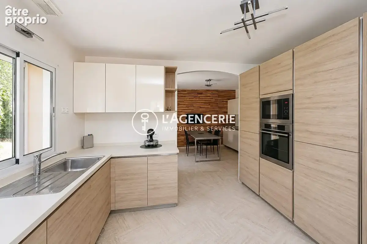 Maison 6 pièces 207 m² à vendre à Puygouzon (81990) - photo 5