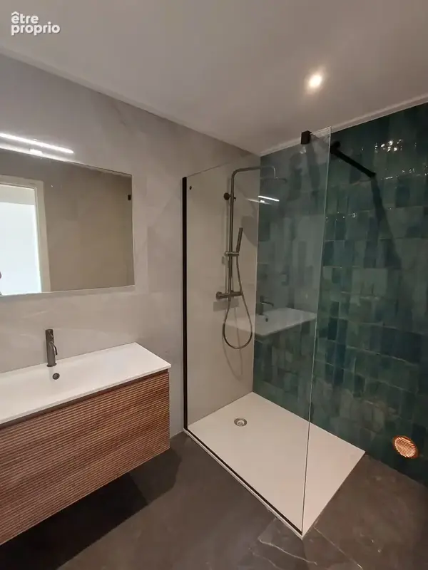 LE CANNET à vendre 2 pièces 49 m2 en étage élevé avec cave - photo 5