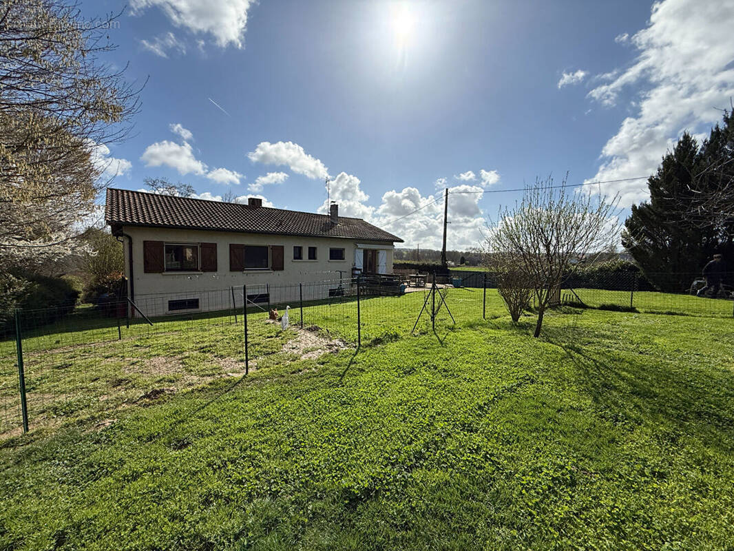 Maison à CHATILLON-SUR-CHALARONNE