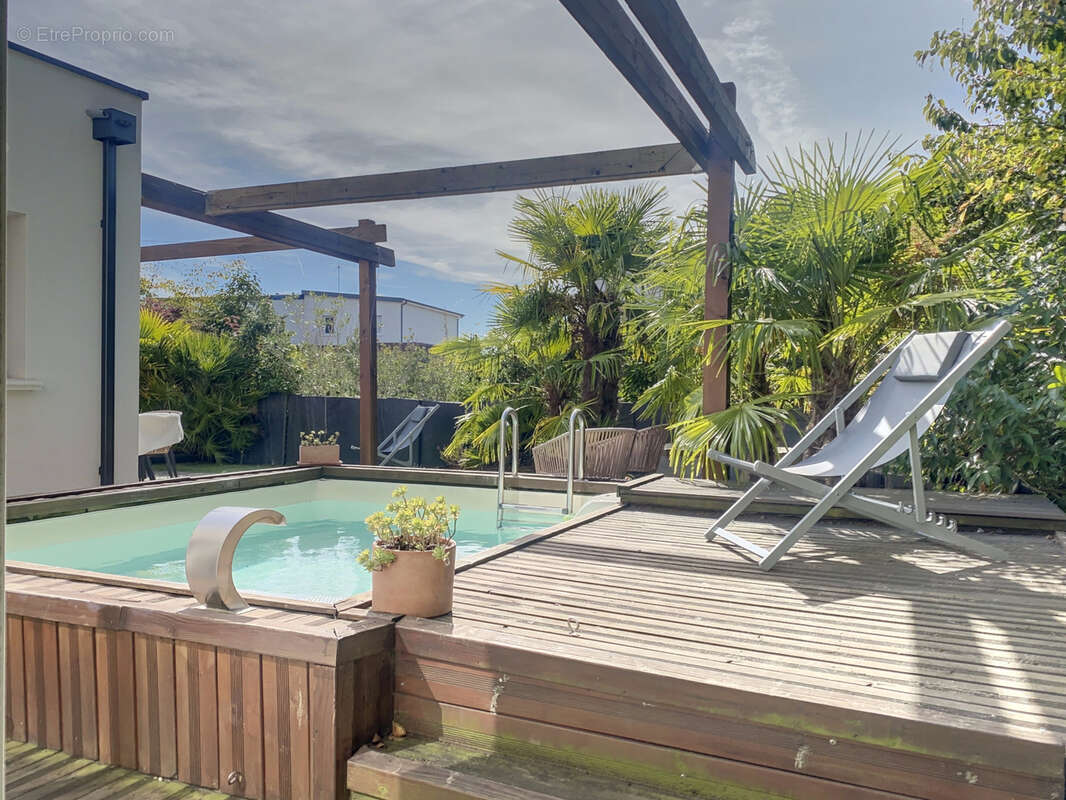 Maison à SAINT-LEGER-DES-BOIS