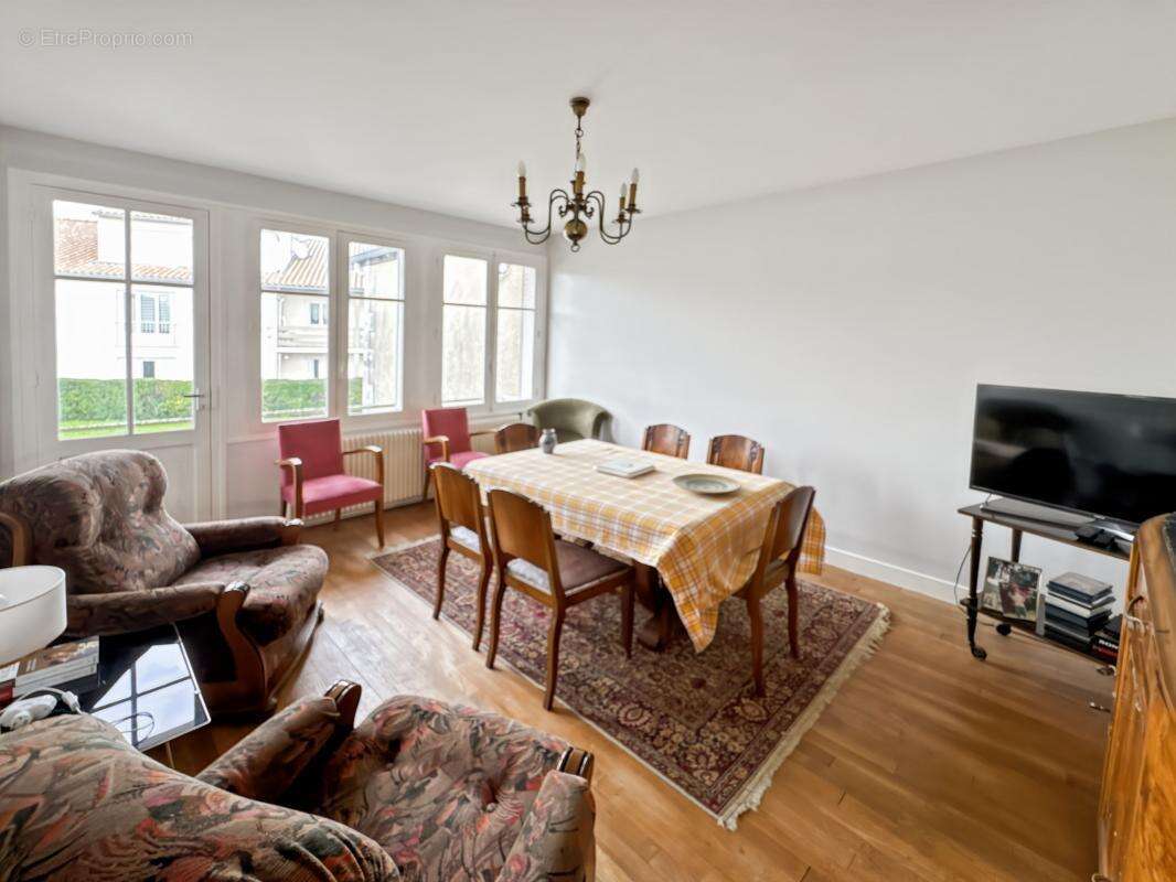 Maison à SAINT-ASTIER