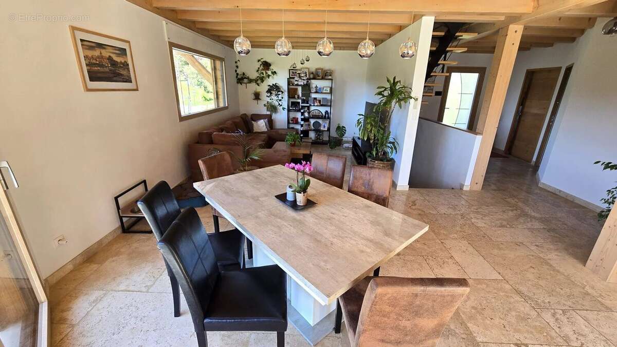 Maison à VIUZ-EN-SALLAZ