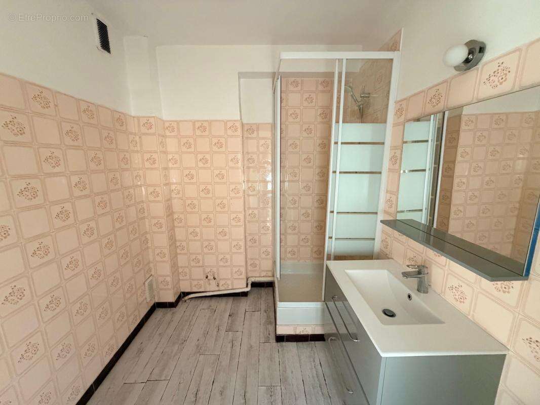 Appartement à MARSEILLE-4E