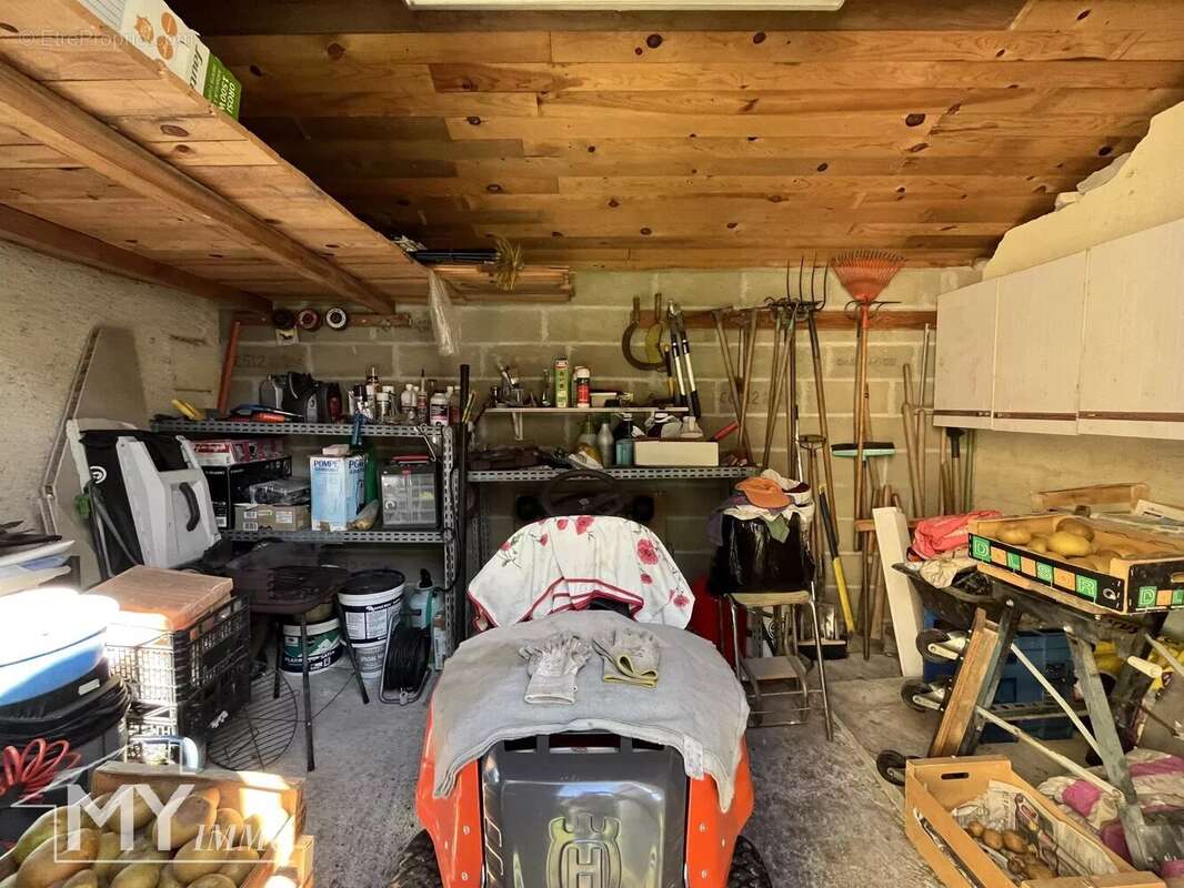 Maison à SAINT-SEURIN-DE-PRATS