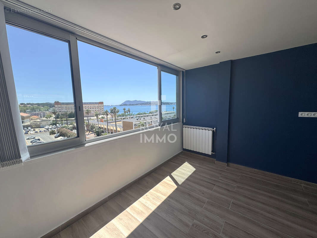 T3 rénové - Ascenseur - vue mer - 67m2 - photo 5