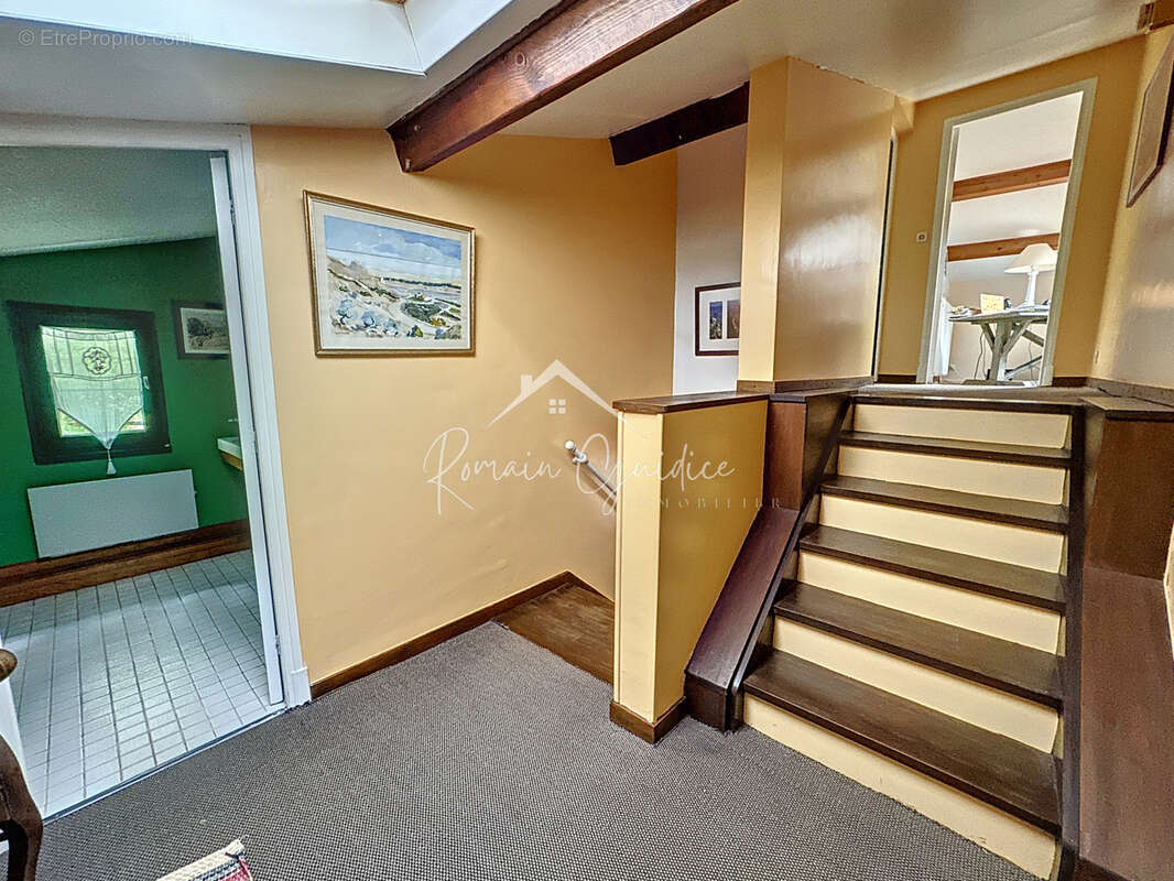 Maison à SAINT-GEORGES-DE-LUZENCON