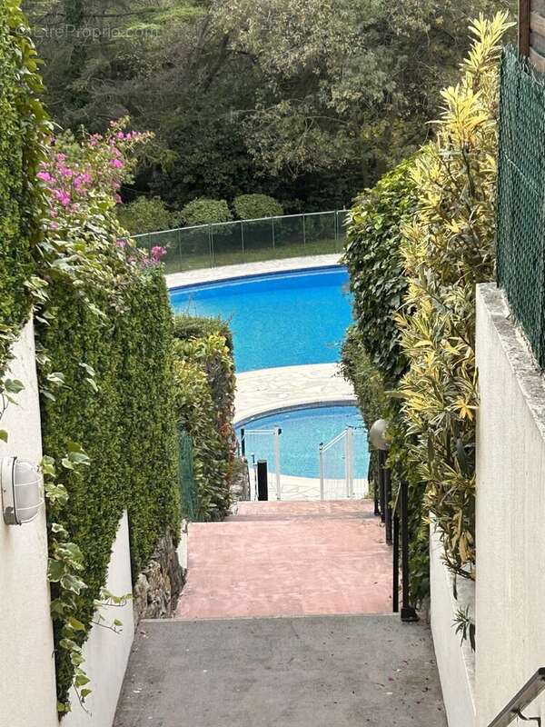 Appartement à MOUGINS