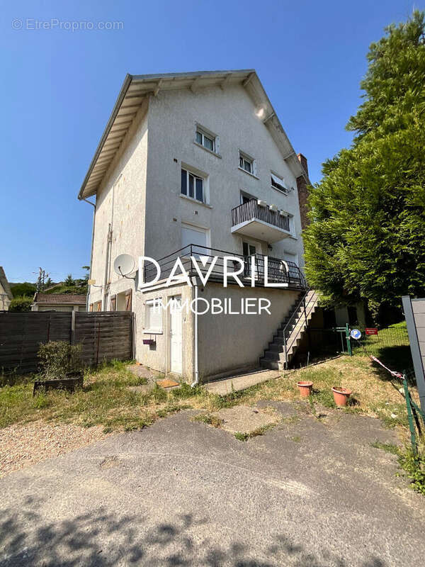 Appartement à CHANTELOUP-LES-VIGNES