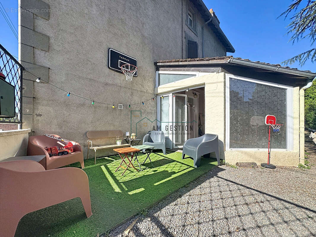 Maison de ville dans le centre 4 chambres 132 m2 - photo 2