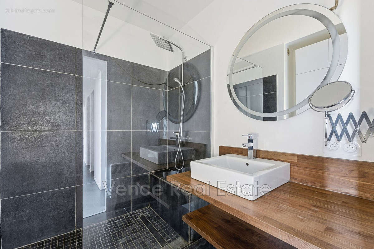 Appartement à VILLENEUVE-LOUBET