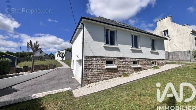 Photo 1 - Maison à CHATEAUNEUF-DU-FAOU