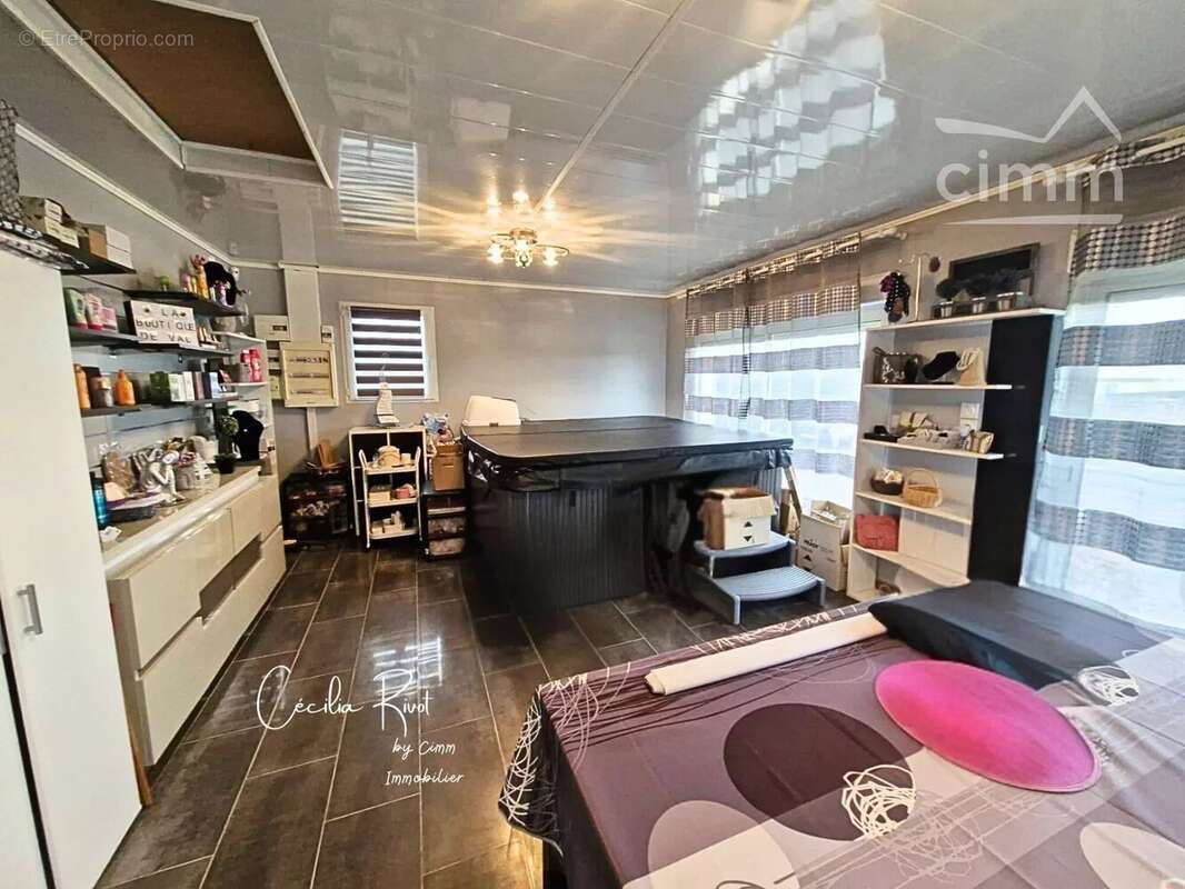 Maison à SAINT-CHRISTOLY-DE-BLAYE