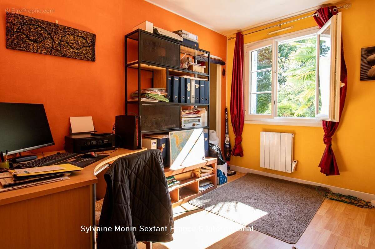 Maison rénovée tout confort avec logement indépendant, terrain clos et espace piscine - photo 13