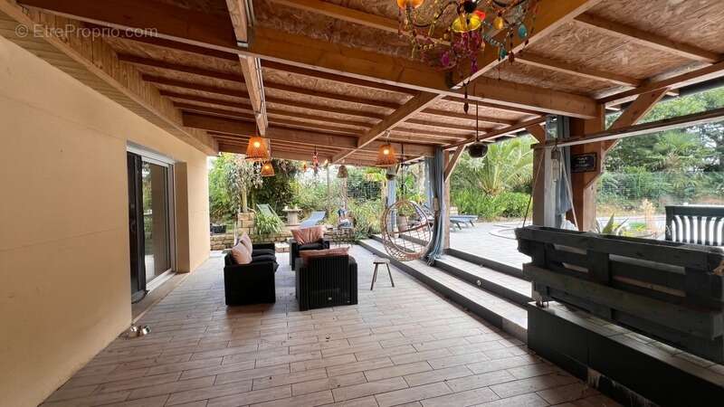 PLONÉIS (29) – Maison à vendre Type 6 de 115 m² habitable et 189 m² utile – Terrain de 1 320 m² – Double garage – Piscine - photo 9