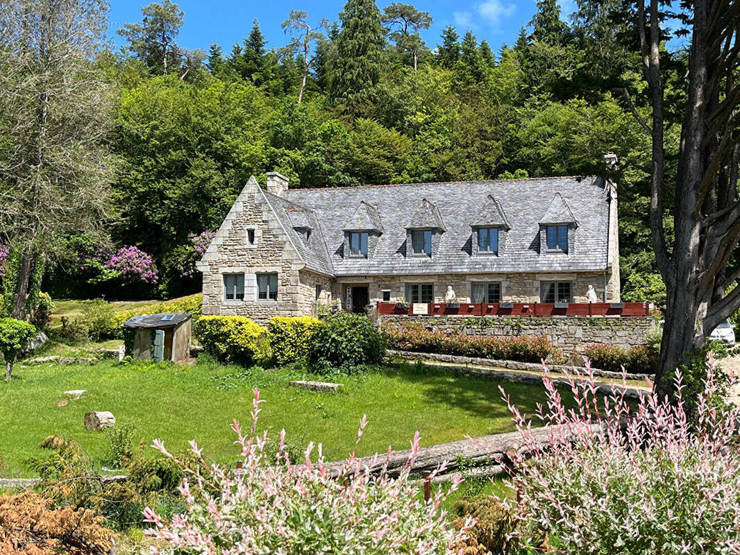 Maison à HUELGOAT