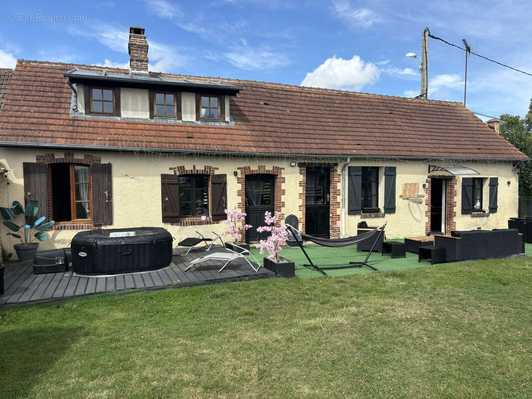 Maison à CHATEAUNEUF-EN-THYMERAIS