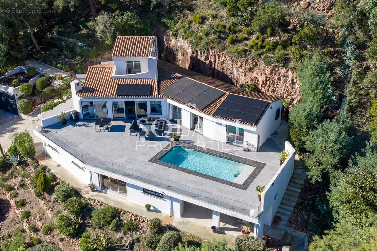 Maison à MANDELIEU-LA-NAPOULE