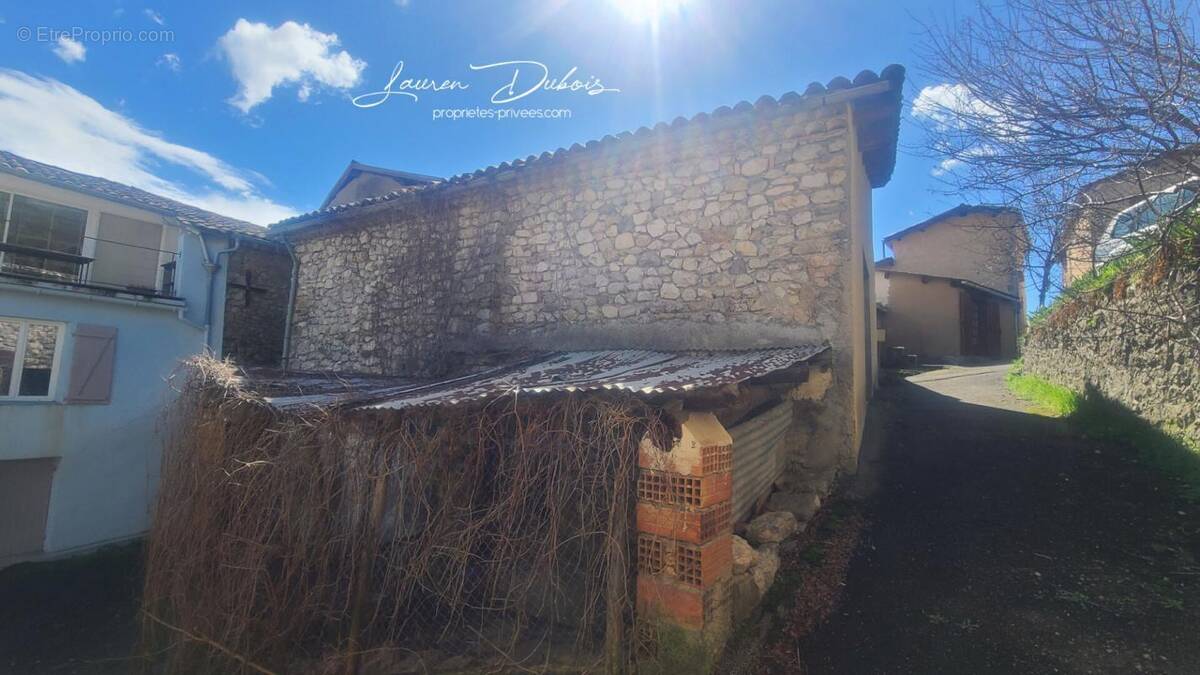 Maison à LA MOTTE-DU-CAIRE