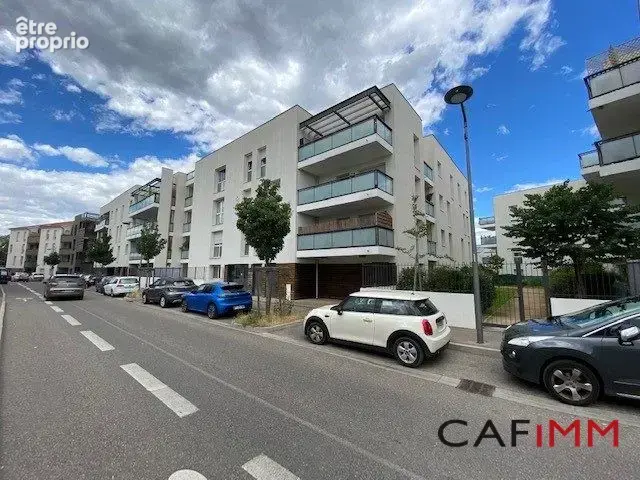 Appartement à MEYZIEU