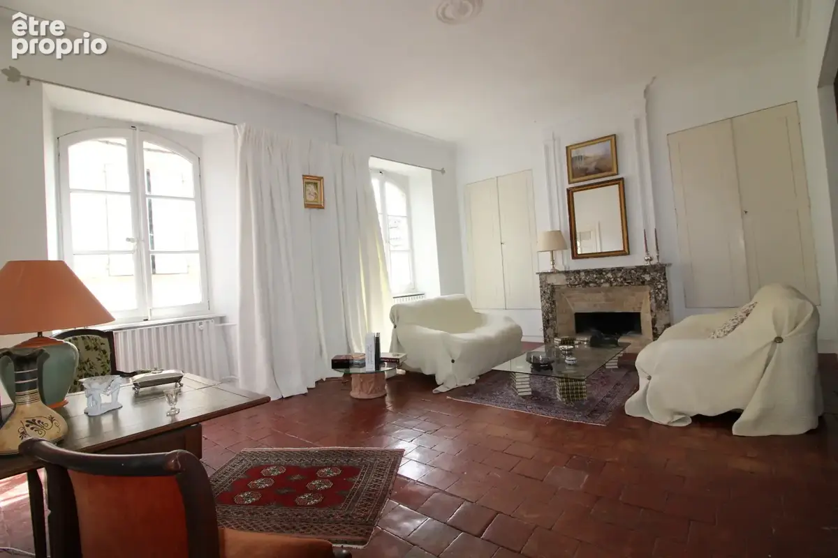 Maison de maitre 464 m2 + 150 m2 caves et garage.. - photo 7