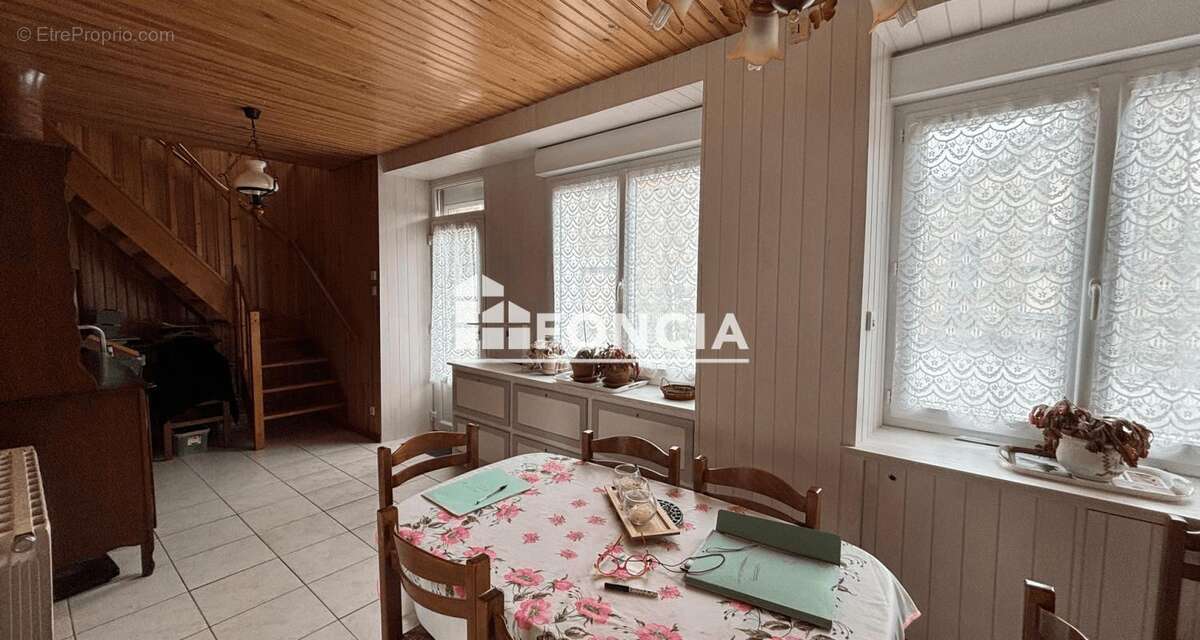 Maison de centre bourg avec garage de 50 m2, Bus et écoles à pied - photo 5