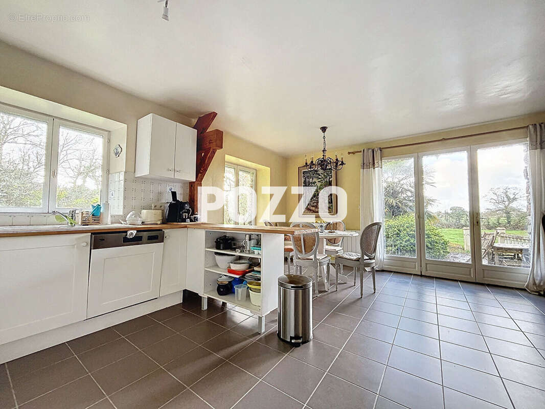VENTE d'une maison T16 (439 m²) au MESNIL - propriété d'exception - deux habitations - 4 hectares - photo 12