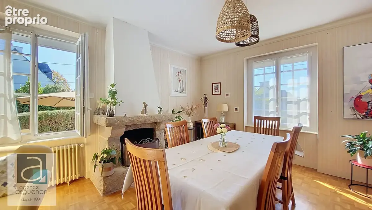 LANVALLAY : Belle traditionnelle Bretonne avec vie de plain pied, 5 chbres au  gout du jour ! - photo 2