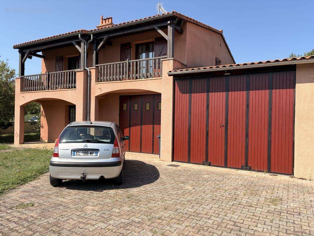 Maison 7 pièces 130 m² à vendre à Perrier (63500) - photo 3