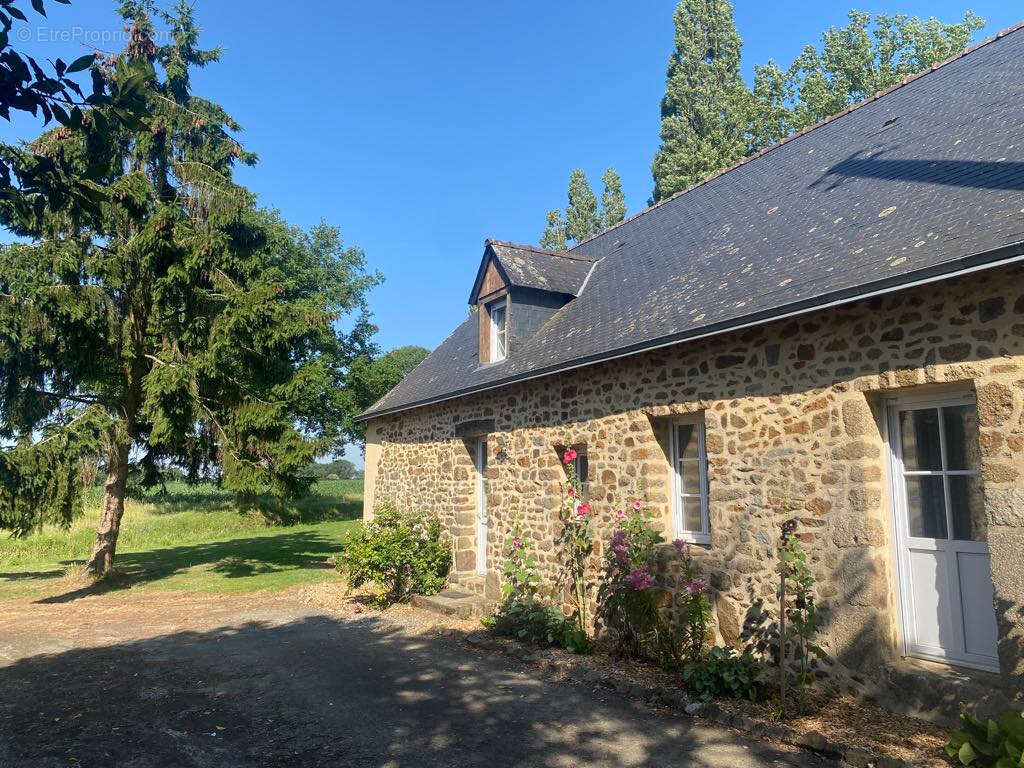 Maison à JUVIGNE