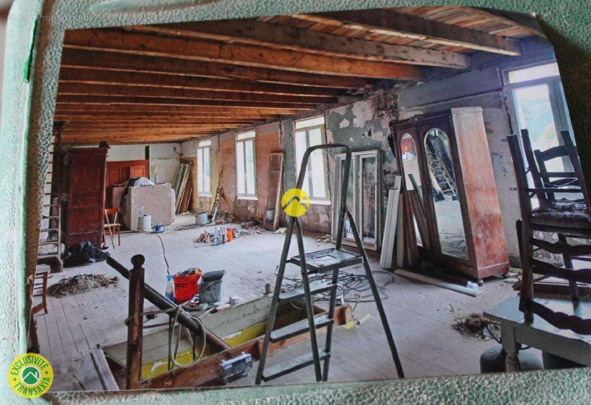 Maison 100 m² à Vic-Sur-Cere  - photo 2
