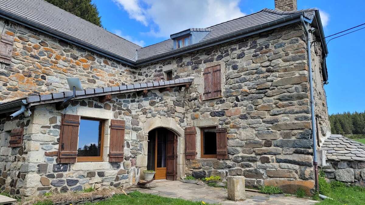 Maison à LA ROCHETTE