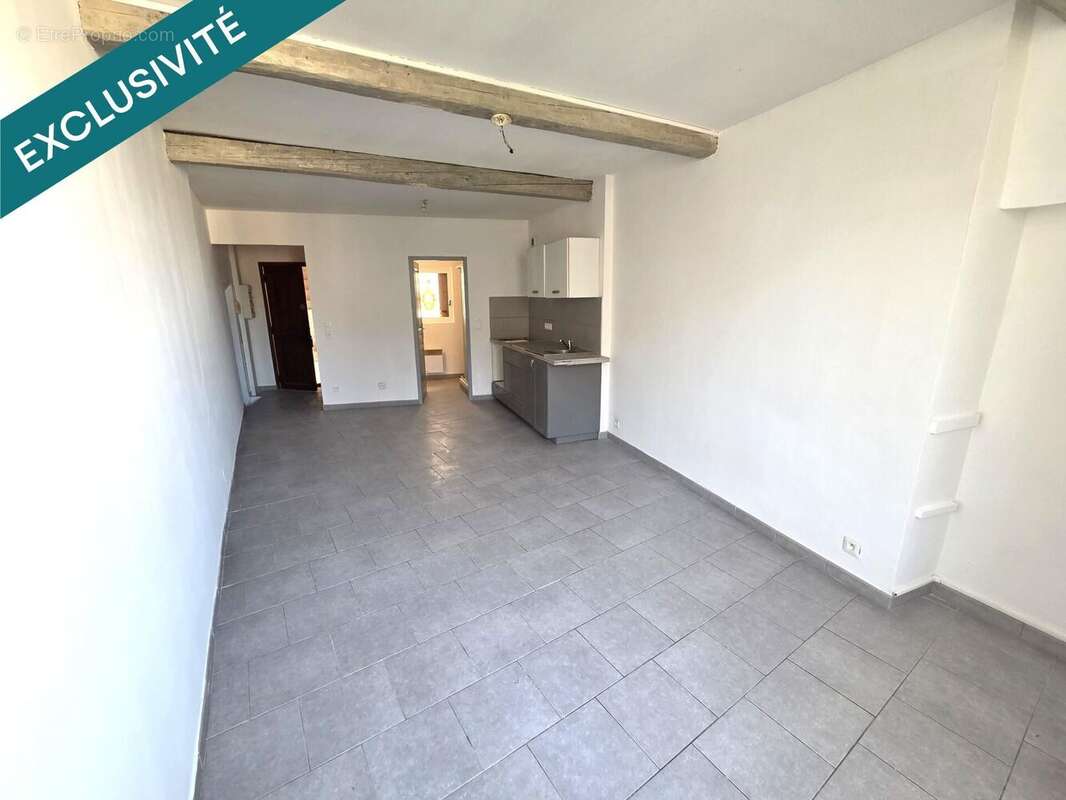 Photo 2 - Appartement à SAINT-MAXIMIN-LA-SAINTE-BAUME