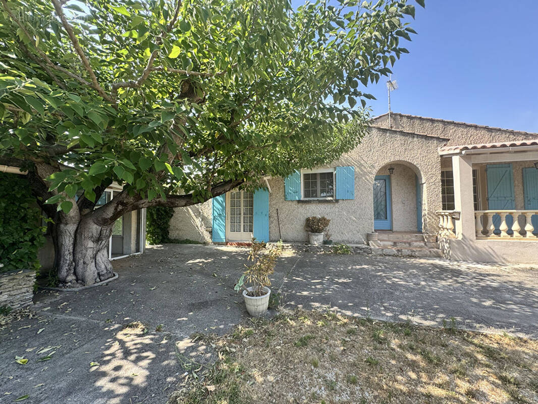 Maison à L&#039;ISLE-SUR-LA-SORGUE