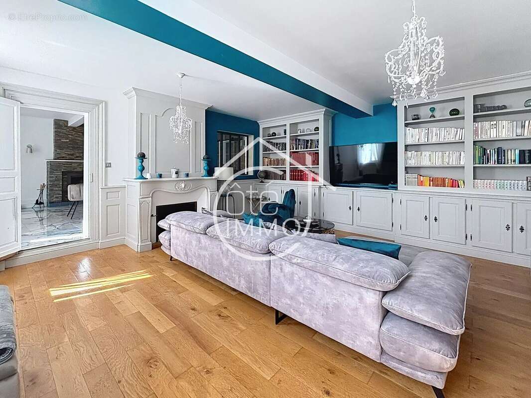 Maison à SAINT-EMILION