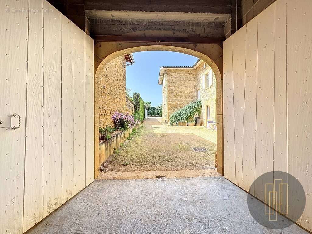 Maison à SAINT-GERMAIN-SUR-L&#039;ARBRESLE