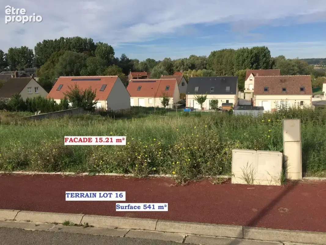 Terrain à NOYON