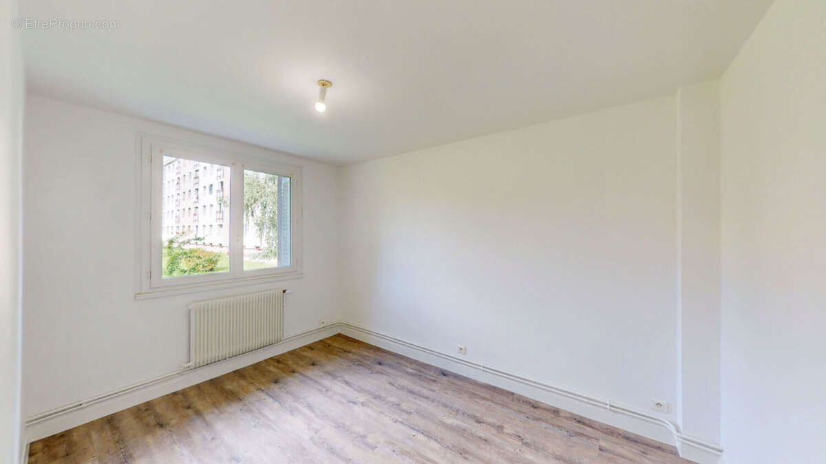 Appartement à SAINT-MARTIN-D'HERES