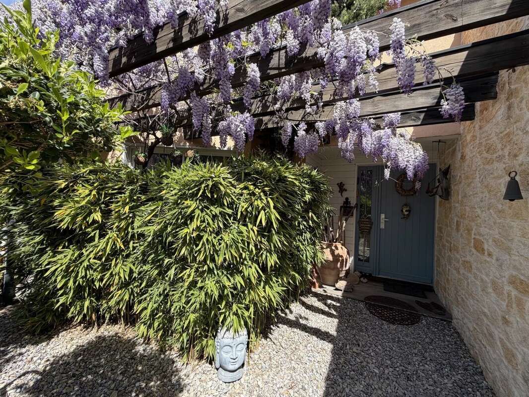 Maison à COTIGNAC