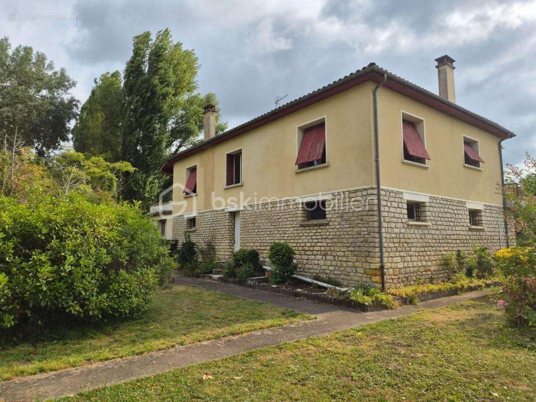 Maison de ville -  5 pièces -114 m2 - Terrain de 841 m2 - photo 4