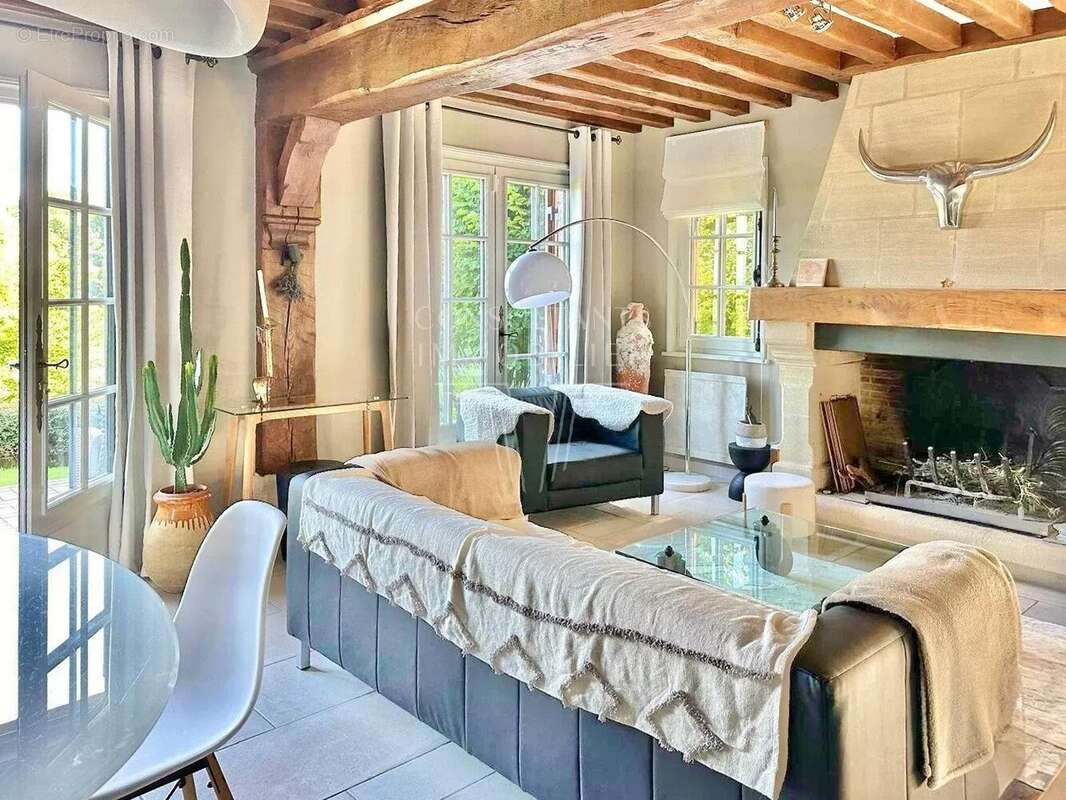 Maison à PONT-L'EVEQUE
