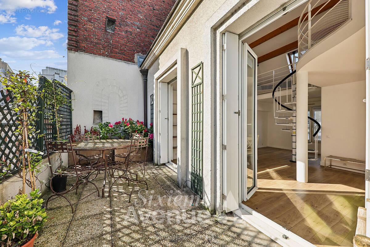 Appartement à PARIS-18E