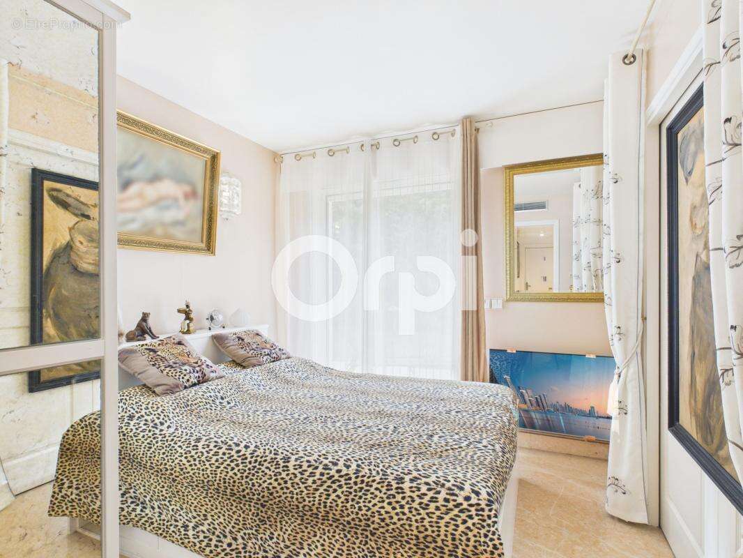 Appartement à MANDELIEU-LA-NAPOULE