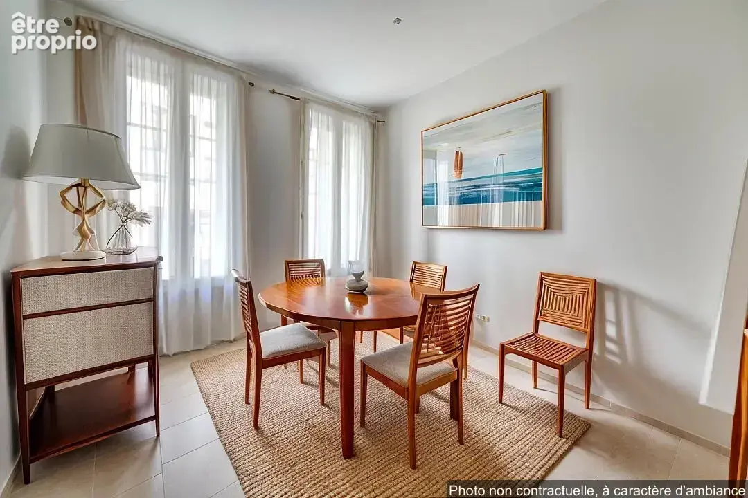 A VENDRE - La Rochelle Secteur Marché - Maison 4 chambres - 196 m² - Extérieur 35 m² - photo 3