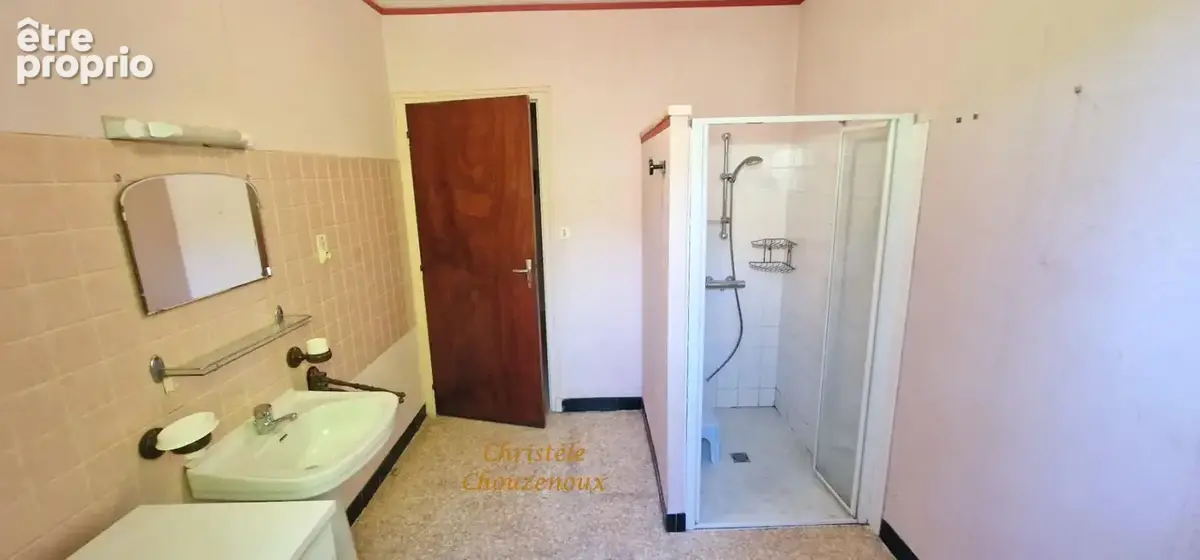 24120 Terrasson : Maison  de plain pieds  sur 4385m² de terrain - photo 11