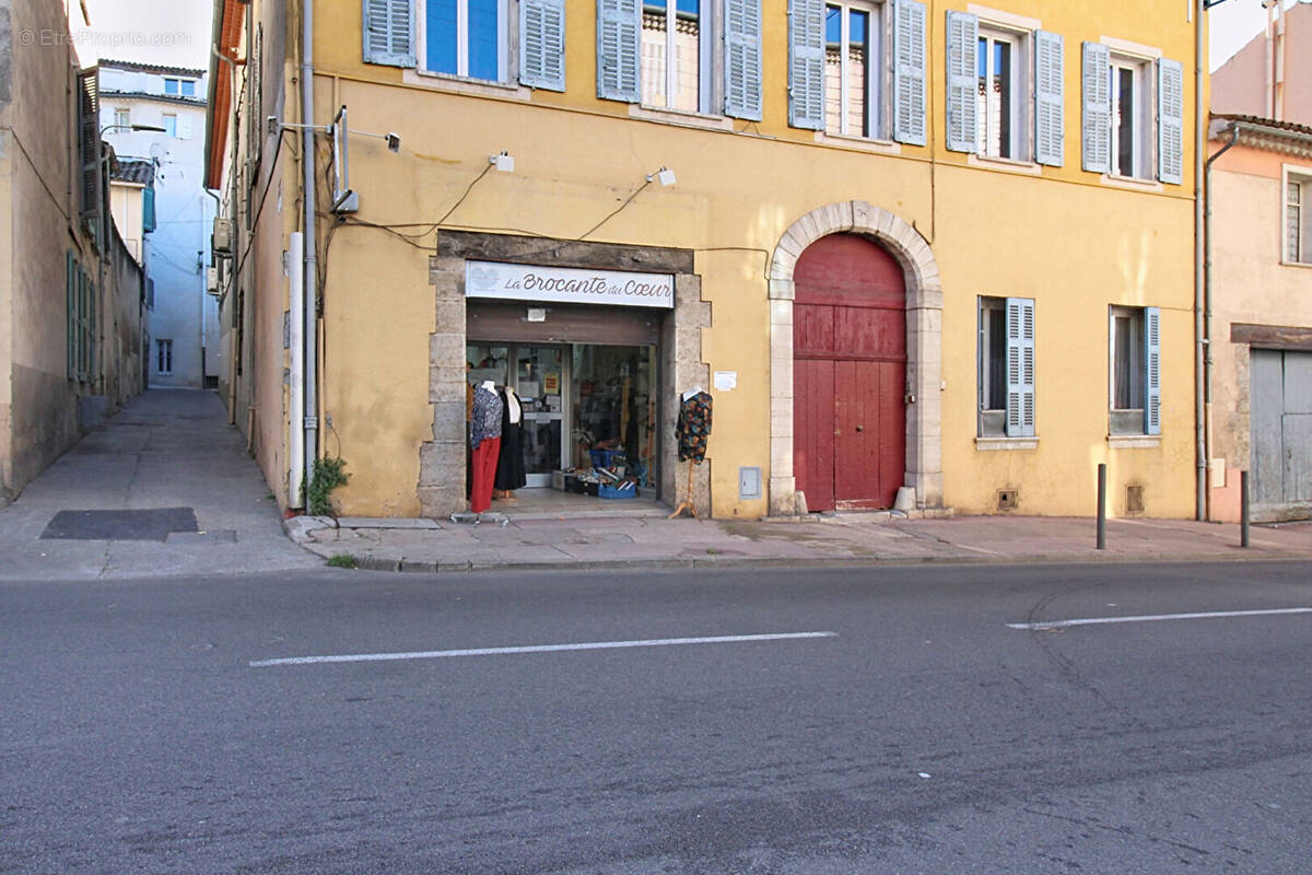 Commerce à DRAGUIGNAN