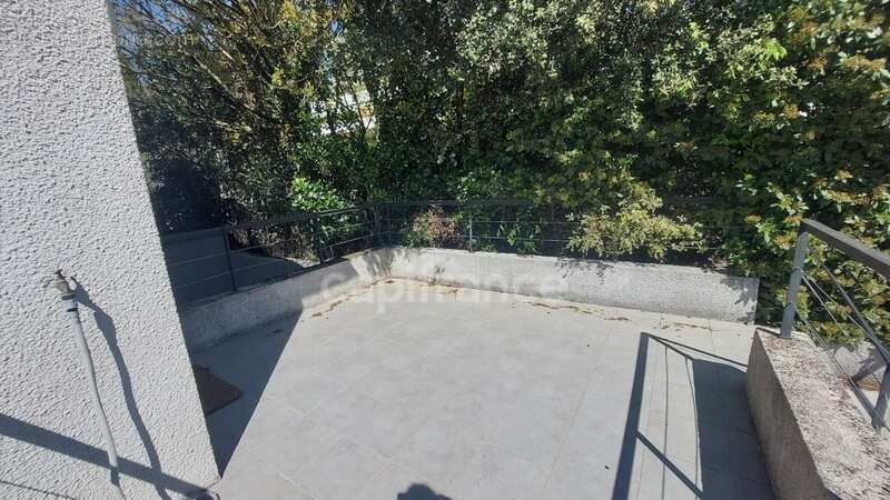 Appartement à vendre 3 pièces VILLENEUVE LES AVIGNON (30) - photo 7