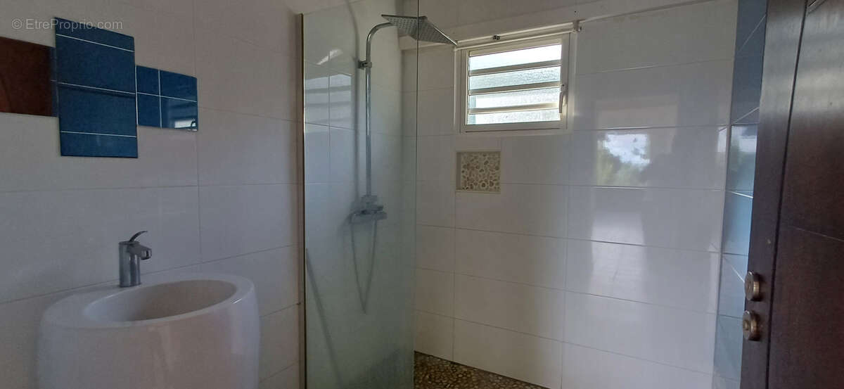 Maison à CAPESTERRE-BELLE-EAU