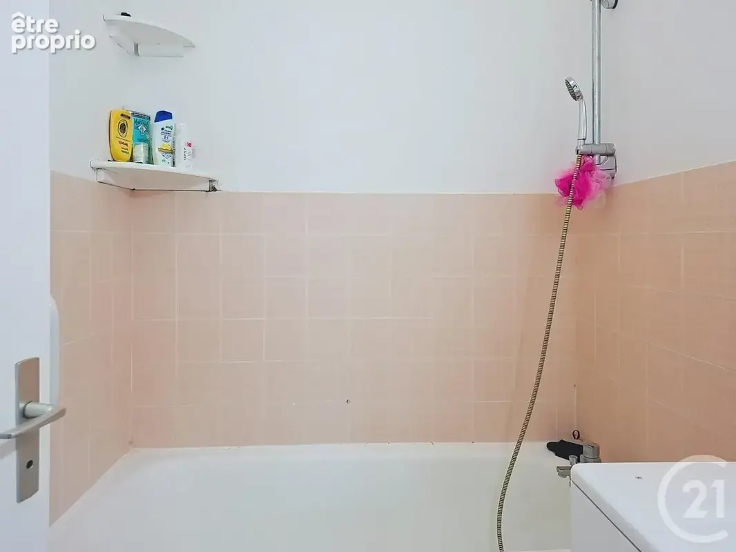 Appartement 2 pièces 46 m² à vendre à Vaux-Le-Penil (77000) - photo 4
