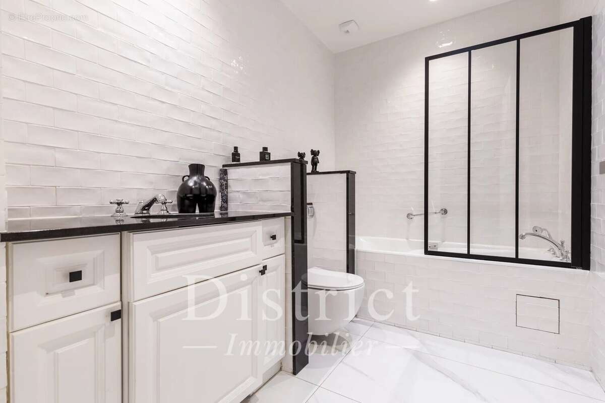 Appartement à NEUILLY-SUR-SEINE